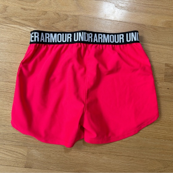 Under Armour Pink HeatGear Shorts Size Youth Large in Excellent Condition - Picture 4 of 4